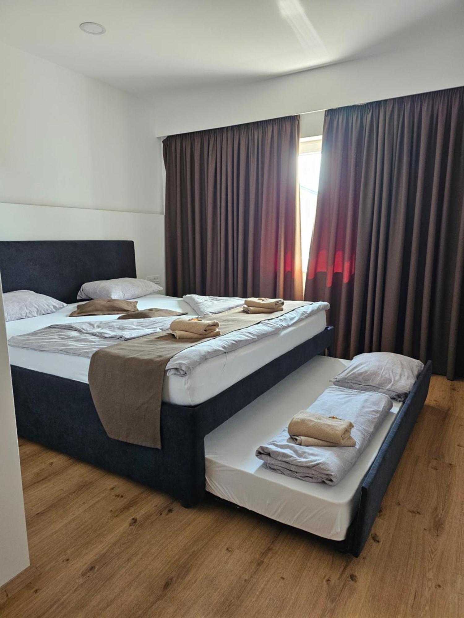Hotel Murat Ptuj Bagian luar foto