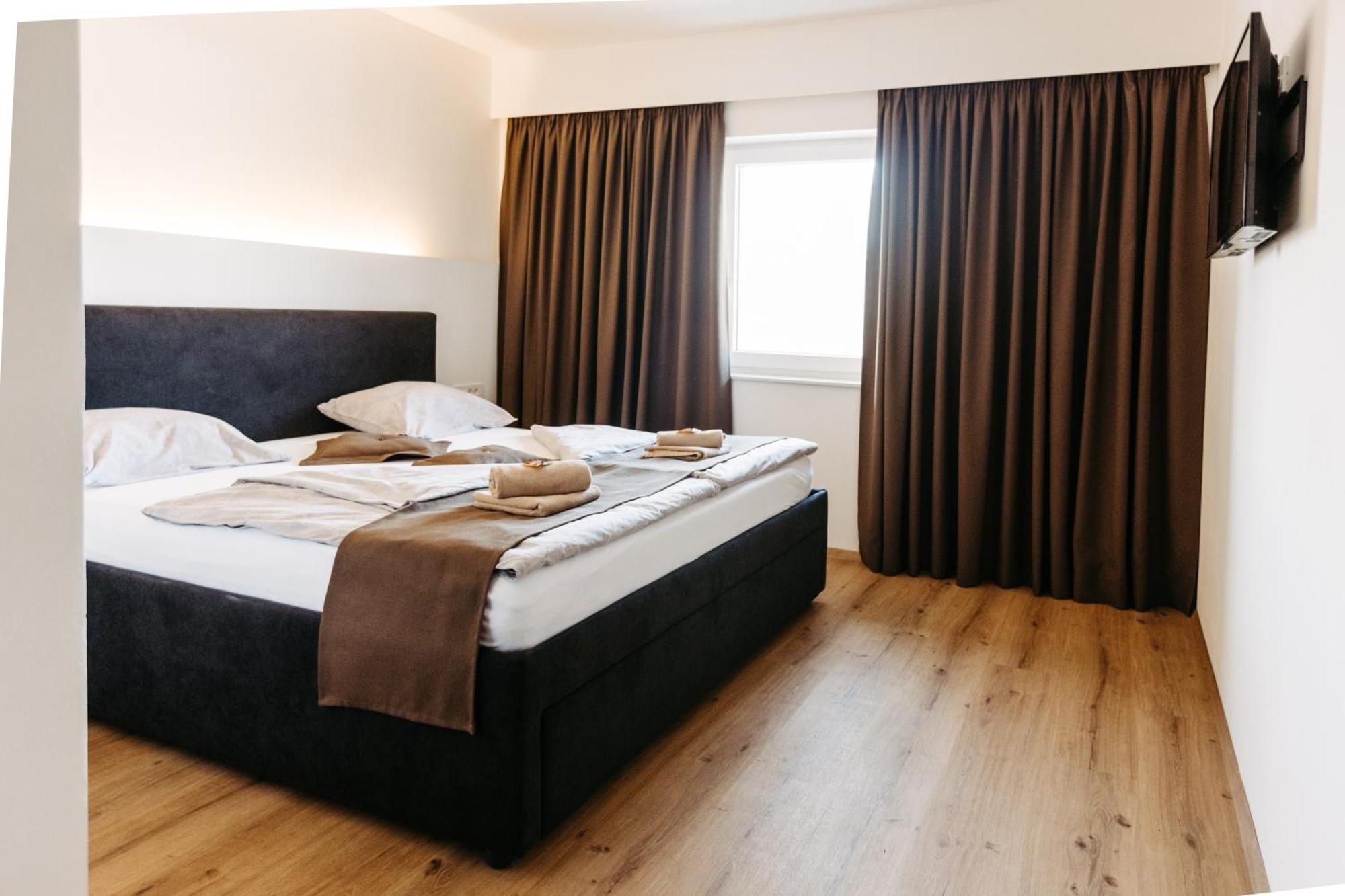 Hotel Murat Ptuj Bagian luar foto