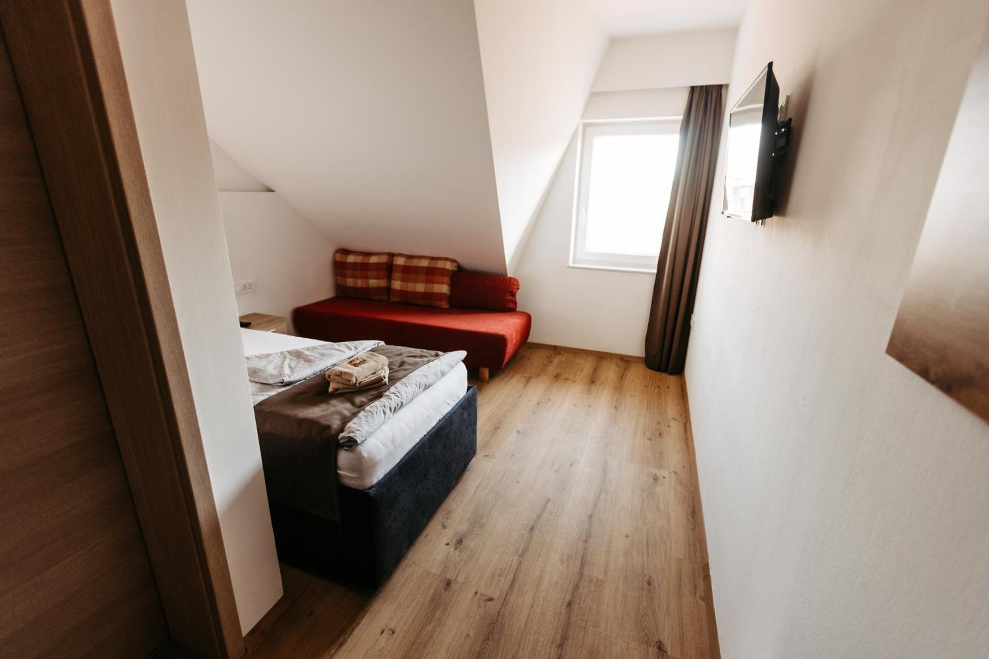Hotel Murat Ptuj Bagian luar foto