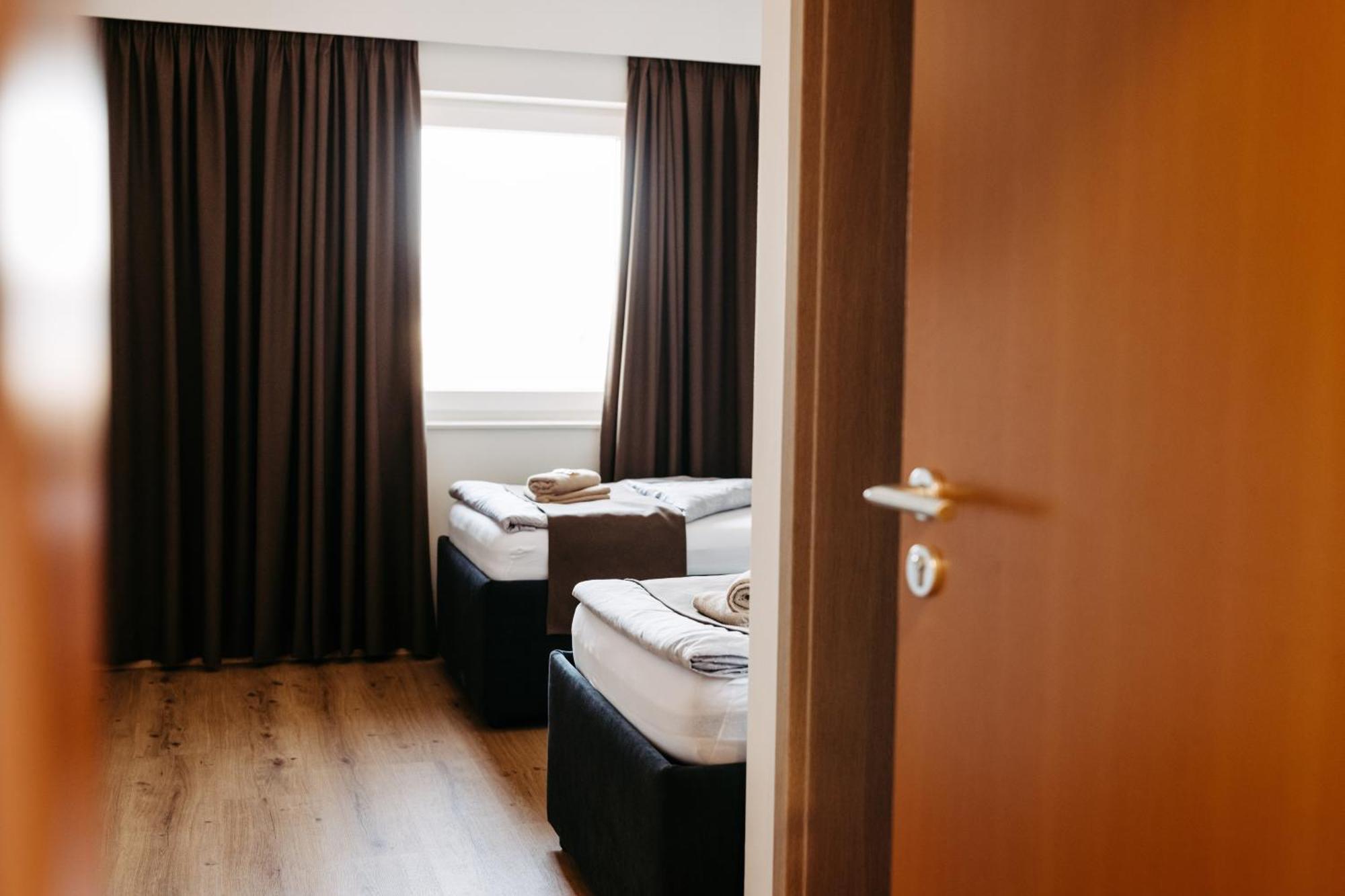 Hotel Murat Ptuj Bagian luar foto