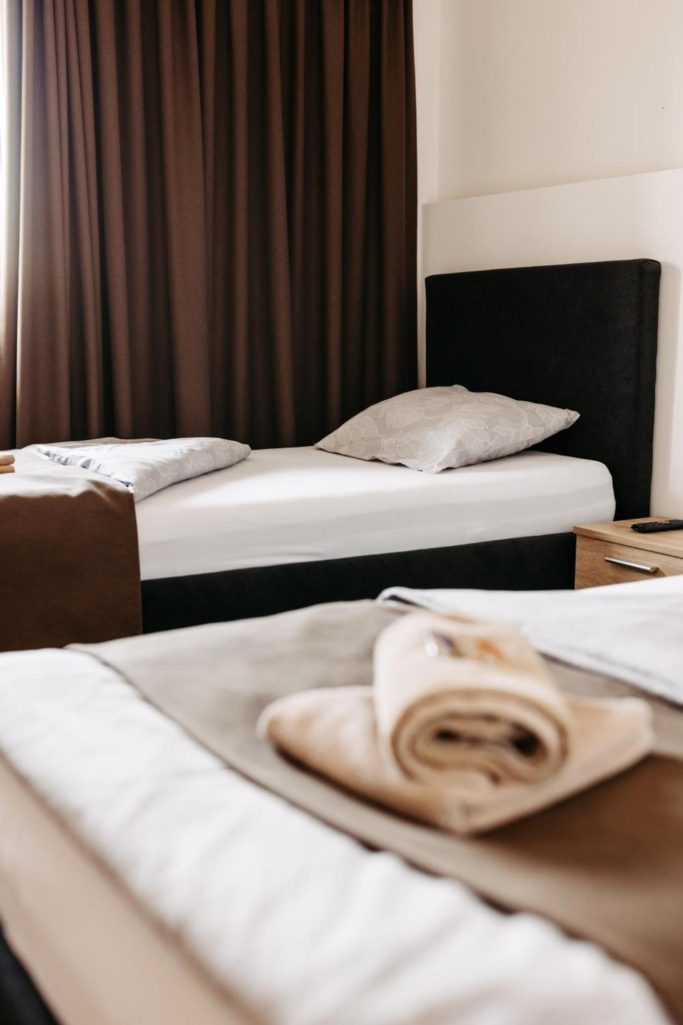 Hotel Murat Ptuj Bagian luar foto