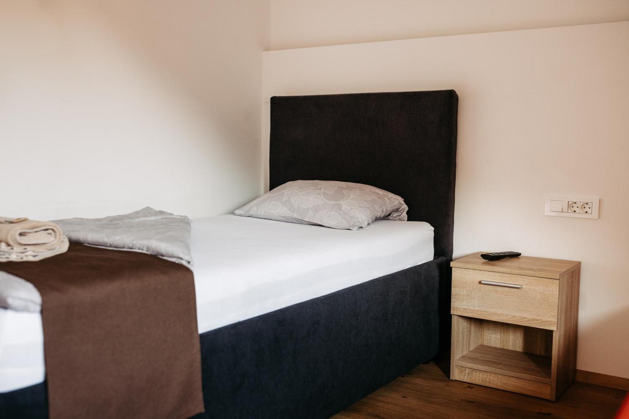 Hotel Murat Ptuj Bagian luar foto